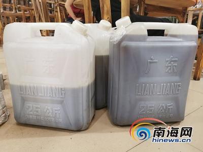 食品安全隱患曝光 海口椰豐食園使用三無散裝食用油，來源不明引發(fā)公眾擔憂